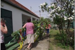 Tavaszköszöntő "batyus majális"